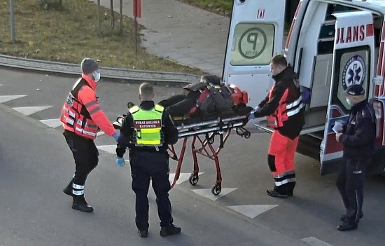 Wypadek na ul. Warszawskiej. Kobieta z poważnymi obrażeniami trafiła do szpitala.