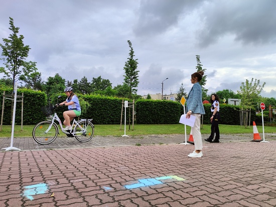 Uczniowie Szkoły Podstawowej nr 1 w Łomiankach zdobywali kartę rowerową.